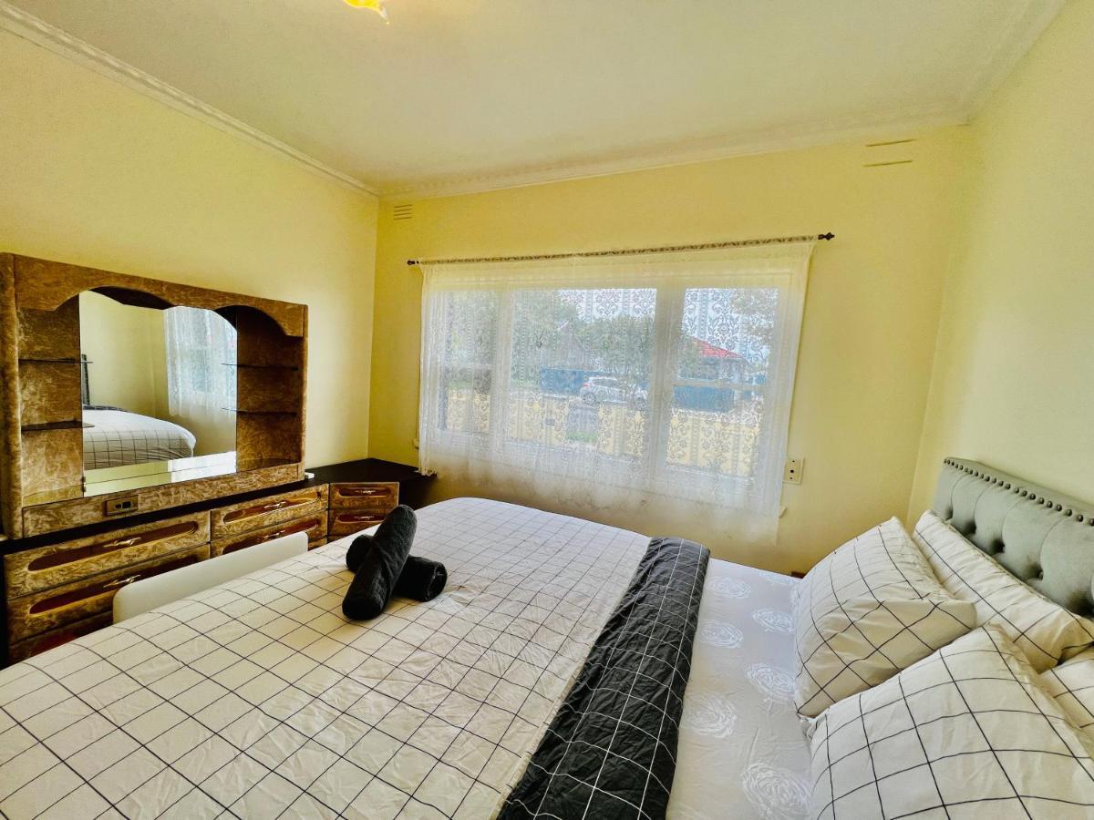 Cosy 4Br Home 15 Minutes Away From Melbourne Airport St Albans Zewnętrze zdjęcie